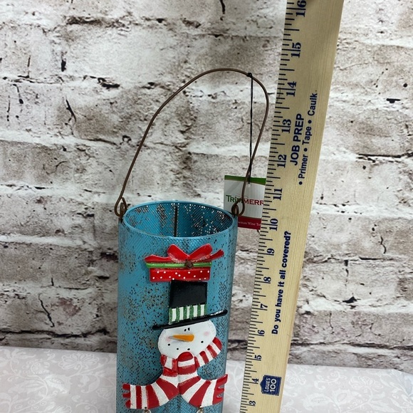 Holiday Tin Tote Snowman Winter Theme for gifted bottles or home decor - Picture 4 of 7